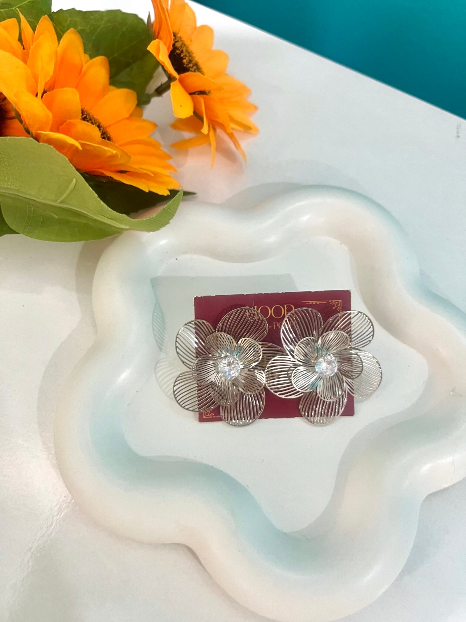 Silver Mesh 5 Petals Boho Earrings - Image 2