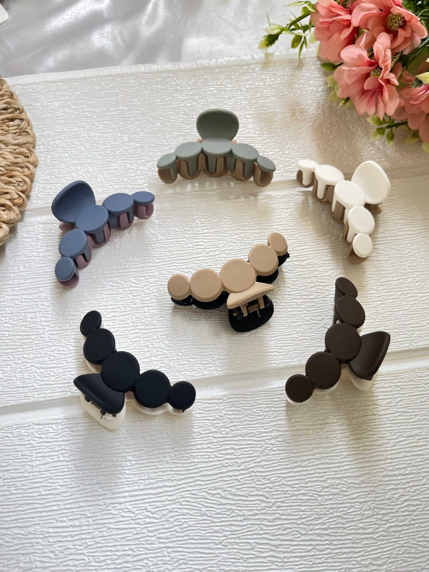 Korean Round Design Hair Claw Clip - Image 2
